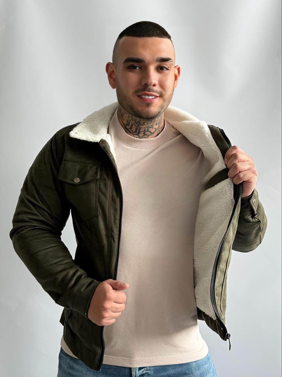 V105 tipo Levis para hombre